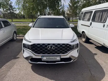 Hyundai Santa Fe 2021 года за 16 500 000 тг. в Астана – фото 3
