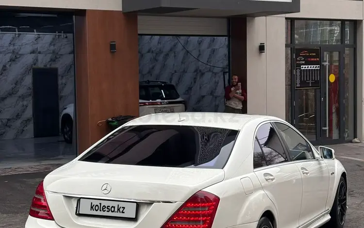 Mercedes-Benz S 500 2006 года за 9 500 000 тг. в Шымкент