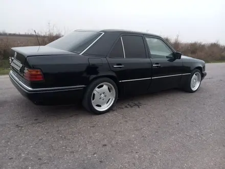 Mercedes-Benz E 260 1990 года за 1 500 000 тг. в Жетысай – фото 4