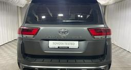 Toyota Land Cruiser Prestige 2022 года за 42 700 000 тг. в Алматы – фото 4