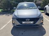 Hyundai Accent 2021 года за 6 300 000 тг. в Атырау – фото 2