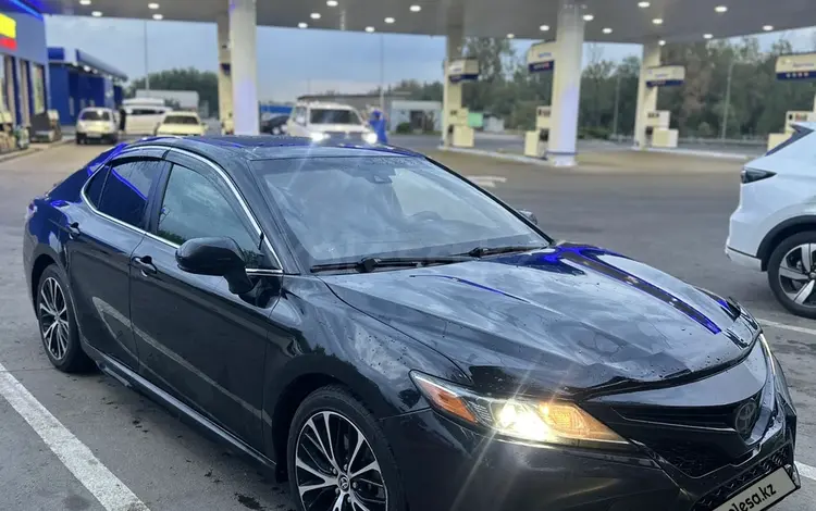 Toyota Camry 2020 года за 11 500 000 тг. в Алматы