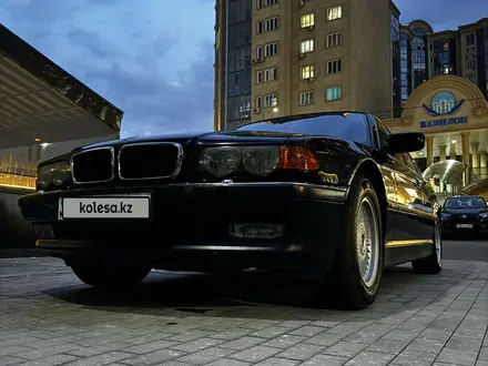 BMW 740 1999 года за 15 000 000 тг. в Алматы – фото 2