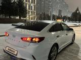 Hyundai Sonata 2017 годаfor8 300 000 тг. в Астана – фото 2