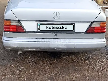 Mercedes-Benz E 230 1990 года за 1 800 000 тг. в Жаркент – фото 4