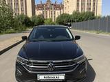 Volkswagen Polo 2022 года за 10 300 000 тг. в Астана – фото 2