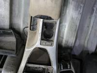 Подлокотник центральный консол на BMW за 10 000 тг. в Алматы