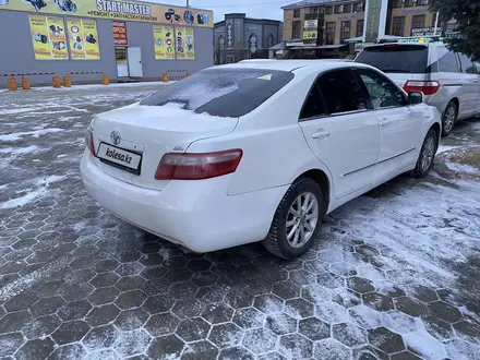 Toyota Camry 2007 года за 4 900 000 тг. в Актобе – фото 4