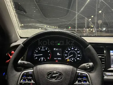 Hyundai Elantra 2017 года за 8 500 000 тг. в Атырау – фото 6