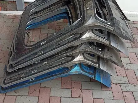 Крышка багажника. Стекло крышки багажника за 420 000 тг. в Алматы – фото 12