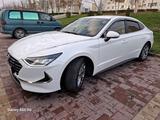 Hyundai Sonata 2022 годаfor11 200 000 тг. в Шымкент – фото 4