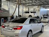 Toyota Camry 2012 года за 5 100 000 тг. в Уральск – фото 3