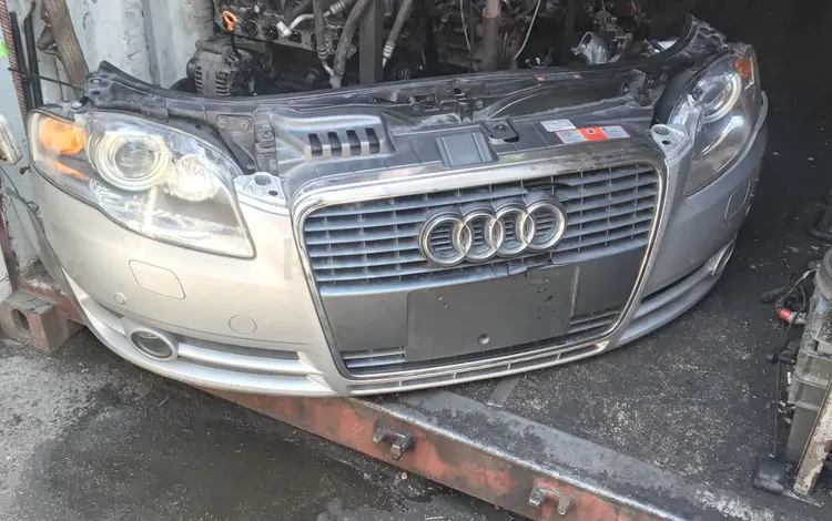 Передний бампер на Audi А4 за 68 000 тг. в Алматы