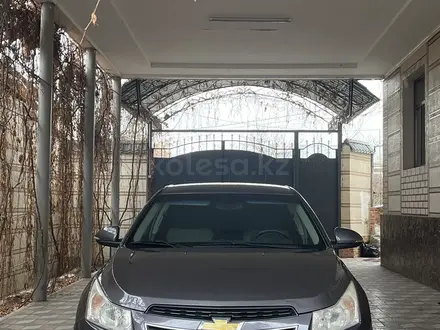 Chevrolet Cruze 2014 года за 3 500 000 тг. в Шымкент – фото 2