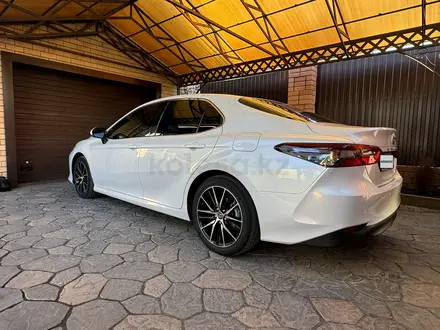 Toyota Camry 2023 года за 17 000 000 тг. в Костанай – фото 4