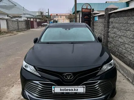 Toyota Camry 2019 года за 14 900 000 тг. в Шымкент