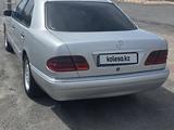 Mercedes-Benz E 320 1998 года за 3 500 000 тг. в Шымкент – фото 2