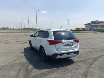 Mitsubishi Outlander 2015 года за 9 000 000 тг. в Павлодар – фото 14