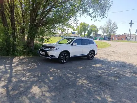 Mitsubishi Outlander 2015 года за 9 000 000 тг. в Павлодар