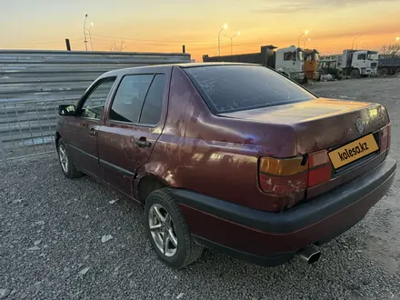 Volkswagen Vento 1993 года за 670 000 тг. в Кордай – фото 4