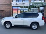 Toyota Land Cruiser Prado 2018 года за 23 500 000 тг. в Актобе – фото 2