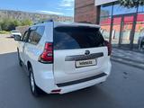 Toyota Land Cruiser Prado 2018 года за 23 500 000 тг. в Актобе – фото 4