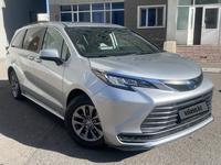 Toyota Sienna 2021 годаfor21 000 000 тг. в Астана