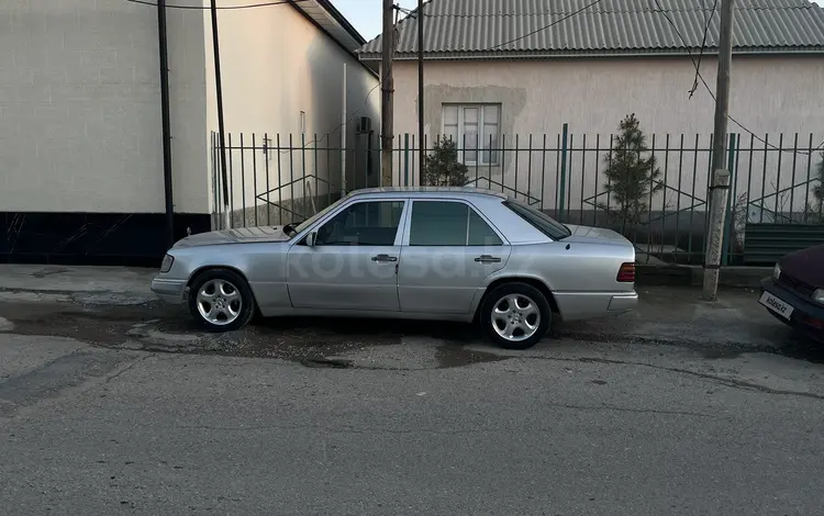 Mercedes-Benz E 220 1993 года за 2 500 000 тг. в Шымкент