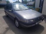 Volkswagen Passat 1990 годаүшін1 600 000 тг. в Астана – фото 2