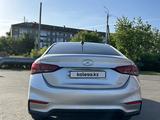 Hyundai Accent 2017 года за 6 400 000 тг. в Петропавловск – фото 2