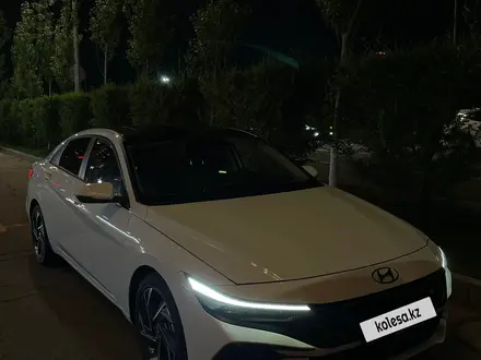 Hyundai Elantra 2023 года за 8 690 000 тг. в Астана – фото 3
