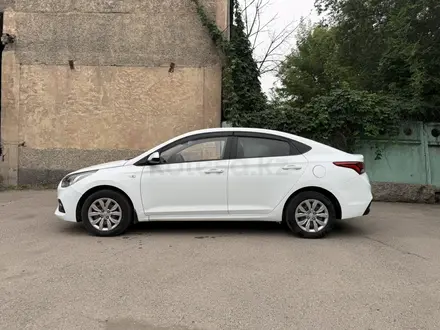 Hyundai Accent 2019 года за 6 300 000 тг. в Алматы – фото 2