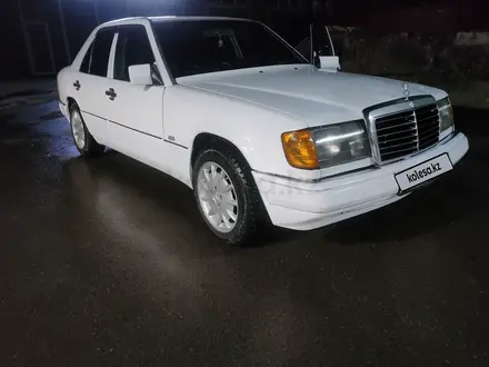 Mercedes-Benz E 230 1992 года за 2 200 000 тг. в Алматы