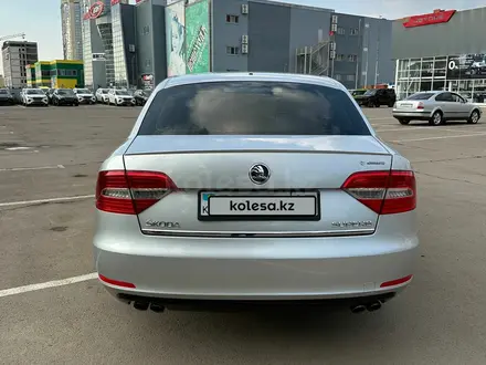 Skoda Superb 2015 года за 6 500 000 тг. в Уральск – фото 3