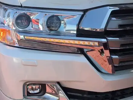 LED накладки на фару хром (поворотники) на Land Cruiser 200 2015- под Lexus за 55 000 тг. в Астана – фото 4
