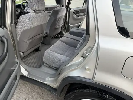 Honda CR-V 1997 года за 3 400 000 тг. в Алматы – фото 26