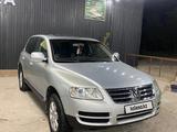 Volkswagen Touareg 2004 года за 5 000 000 тг. в Шымкент – фото 2