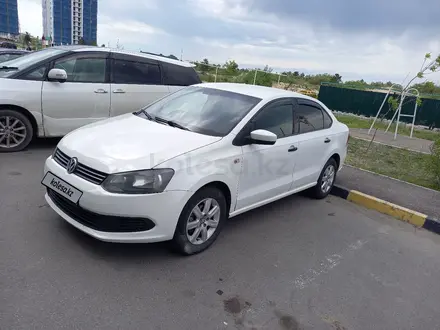 Volkswagen Polo 2013 года за 3 300 000 тг. в Семей – фото 2