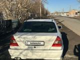 Mercedes-Benz C 180 1993 годаүшін900 000 тг. в Караганда – фото 4
