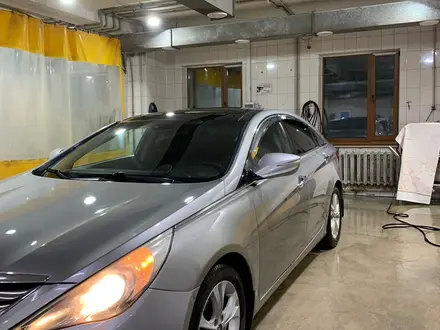 Hyundai Sonata 2012 года за 5 900 000 тг. в Астана – фото 2