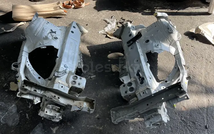 Лонжерон за 270 000 тг. в Алматы