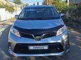 Toyota Sienna 2015 года за 12 500 000 тг. в Алматы