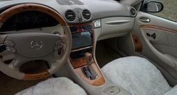 Mercedes-Benz CLK 320 2003 годаfor4 500 000 тг. в Петропавловск – фото 4