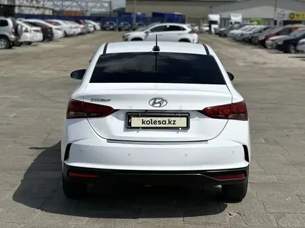 Hyundai Accent 2021 года за 7 500 000 тг. в Атырау – фото 4