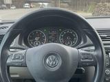 Volkswagen Passat 2011 года за 4 000 000 тг. в Актобе – фото 4