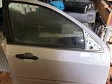 Форд Фокус дверь передный правый 2001гв за 25 000 тг. в Алматы