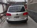 Volkswagen Touareg 2005 года за 5 500 000 тг. в Шымкент – фото 2