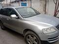 Volkswagen Touareg 2005 года за 3 800 000 тг. в Шымкент – фото 12