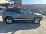 Volkswagen Touareg 2003 года за 5 200 000 тг. в Алматы – фото 2