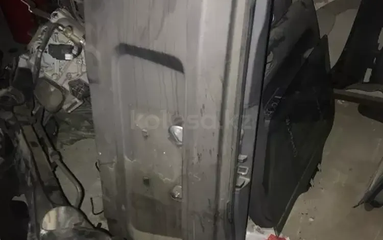 Дверь багажника нижняя за 30 000 тг. в Алматы